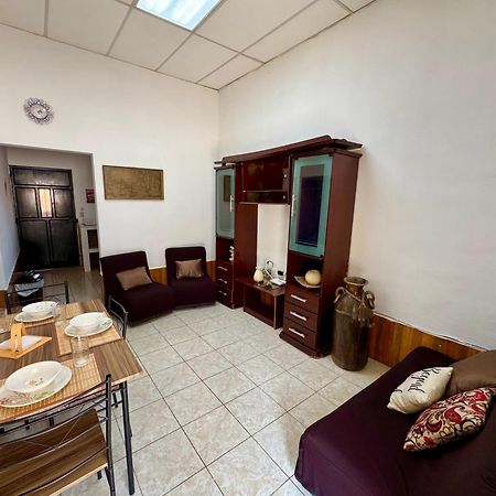 Hostal Inn 1 Flores Luaran gambar