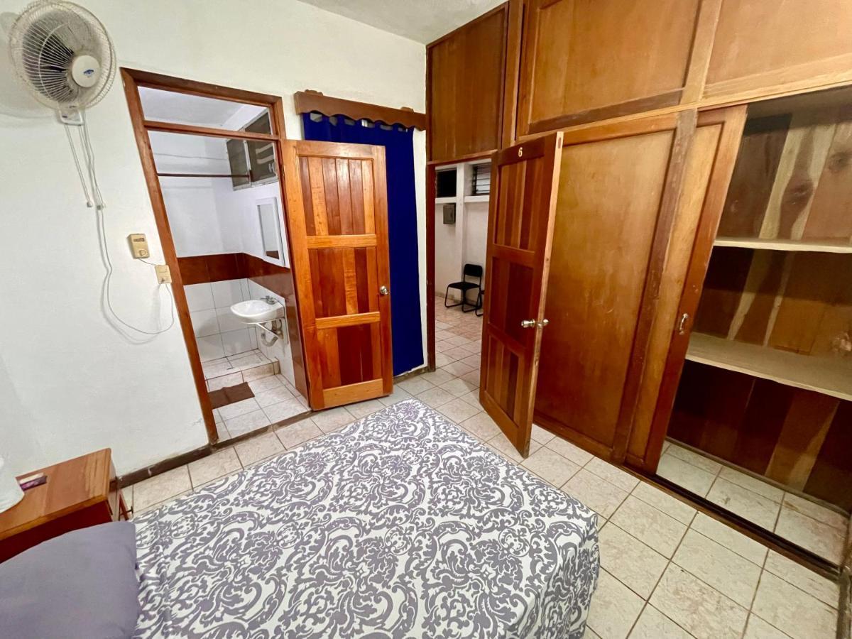 Hostal Inn 1 Flores Luaran gambar