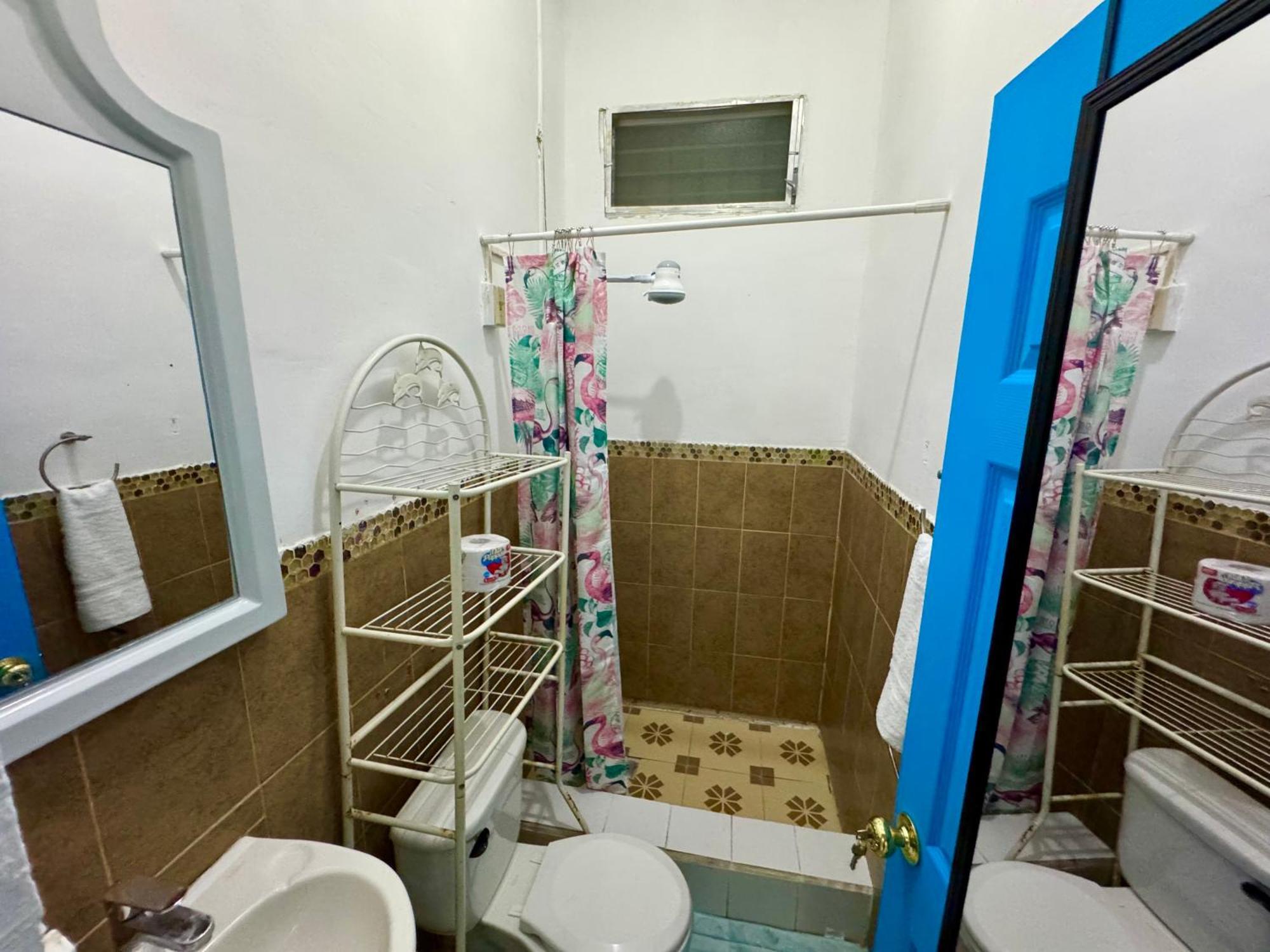 Hostal Inn 1 Flores Luaran gambar